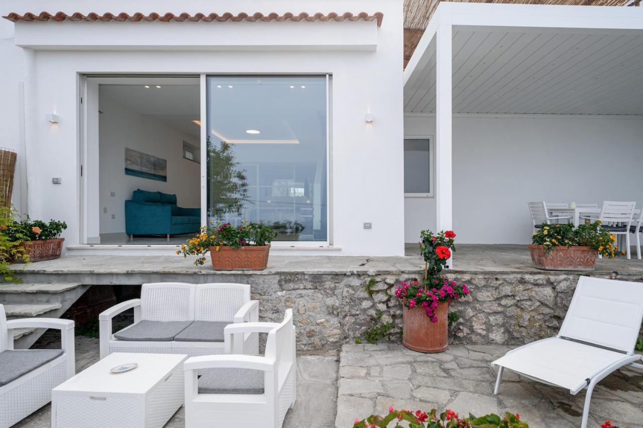 Casa Capri Me Villa Exterior photo